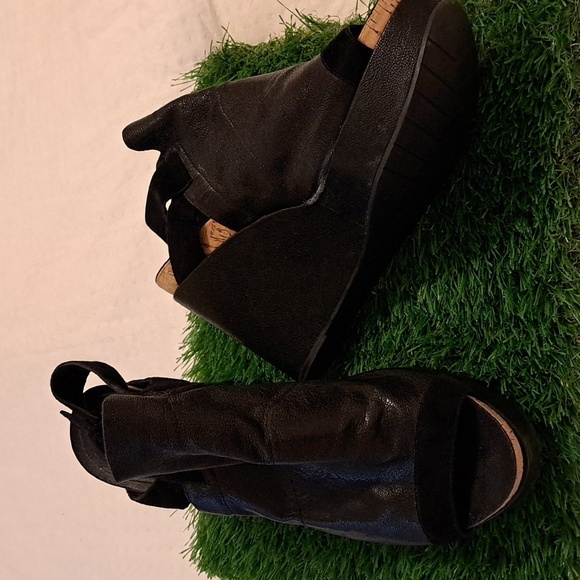 Eileen Fisher Black Wedge Sandals - Picture 1 of 7